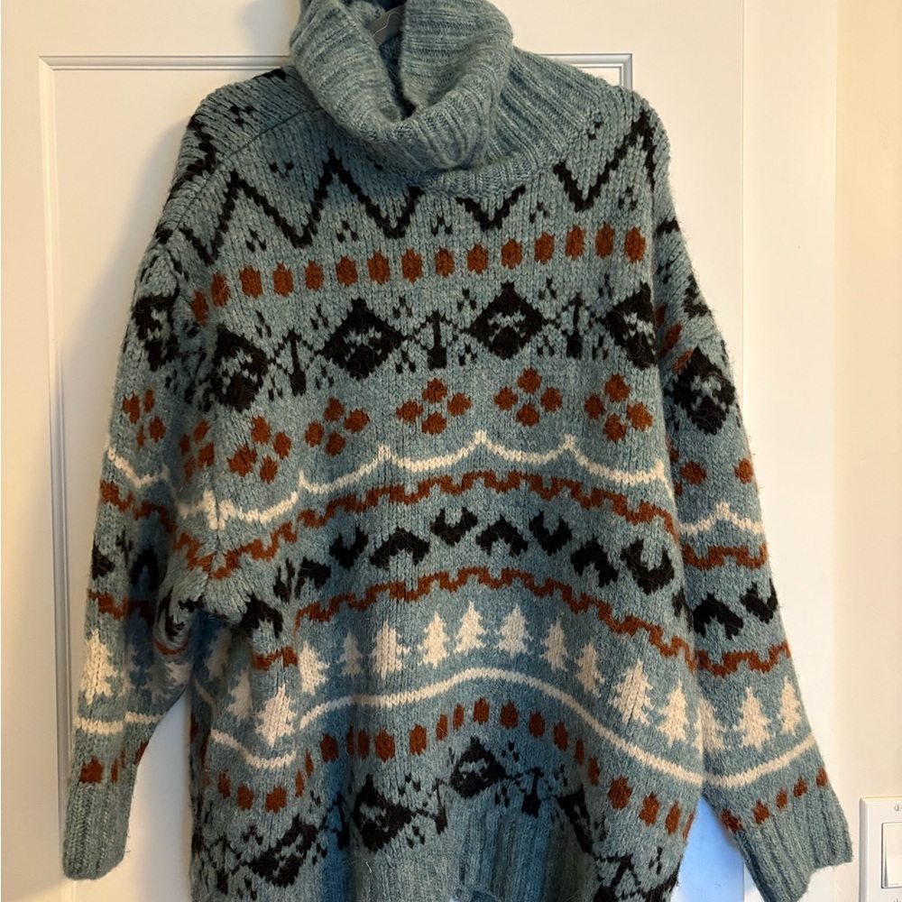 Cozy Patterned Christmas Turtleneck Sweater